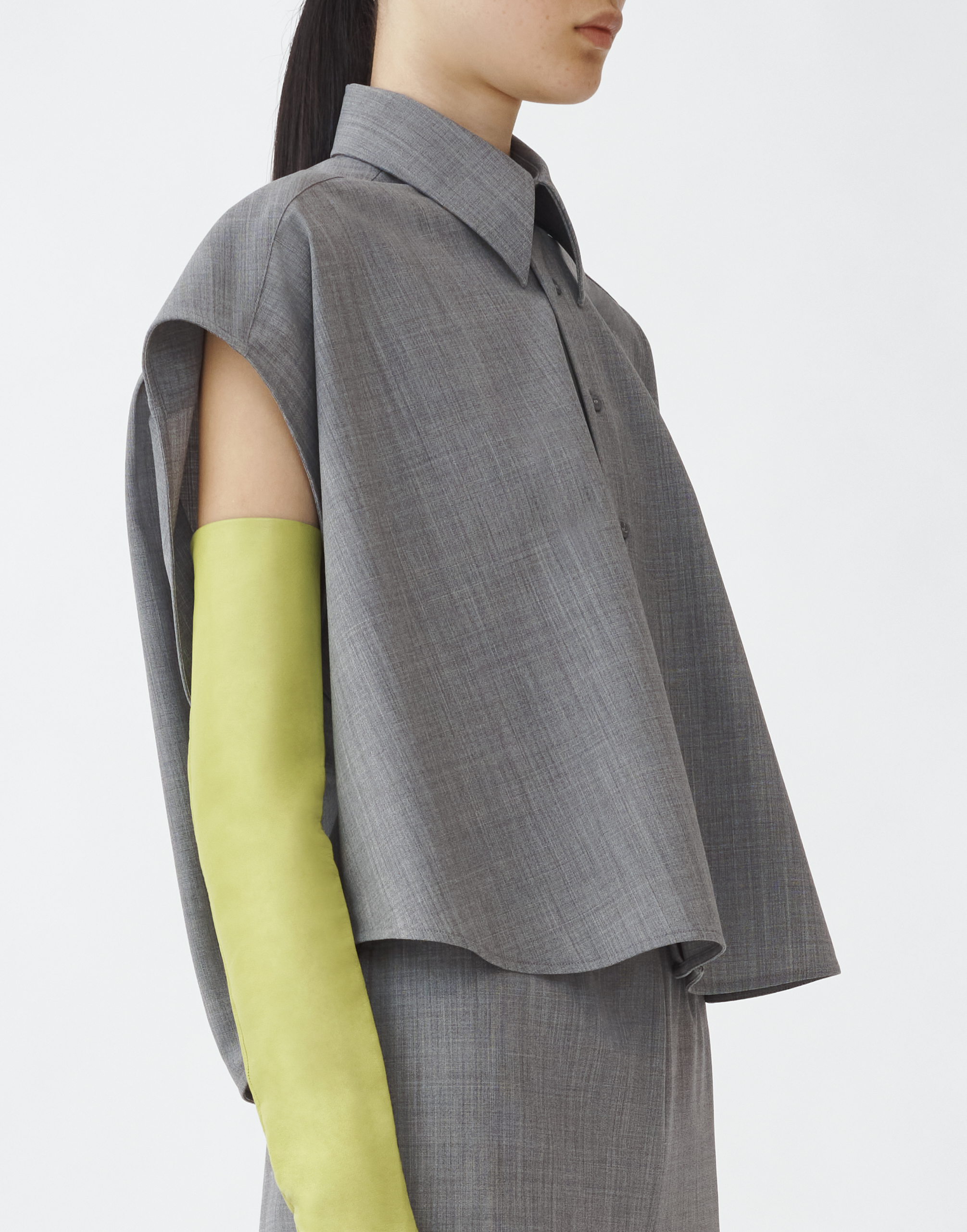 Shop Fabiana Filippi Woolen Fabric Sleeveless Cropped Shirt In Melange Rock
